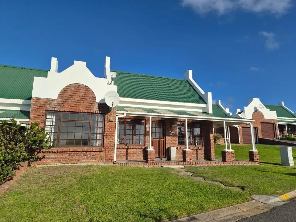 2 Bedroom Apartment / flat for sale in Stilbaai Wes