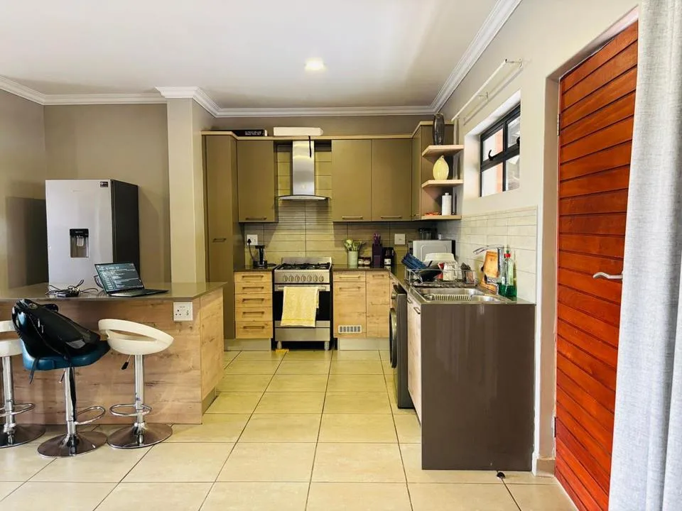2 Bedroom Apartment / flat to rent in Six Fountains
