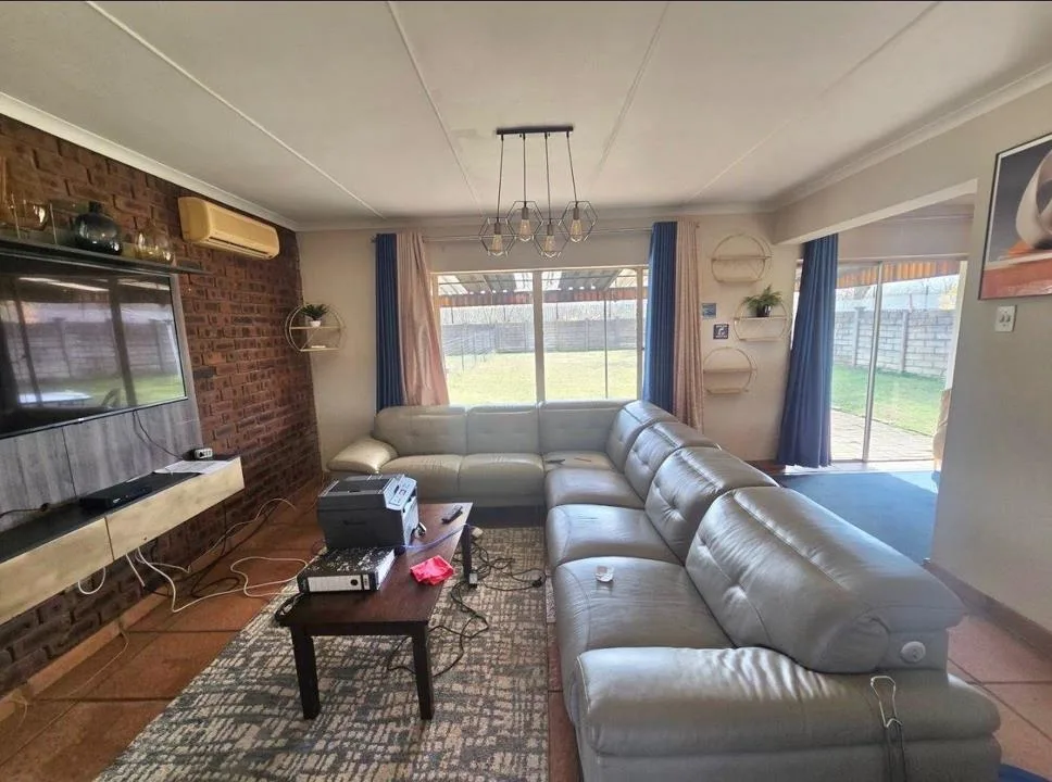 3 Bedroom House to rent in Bisley Heights