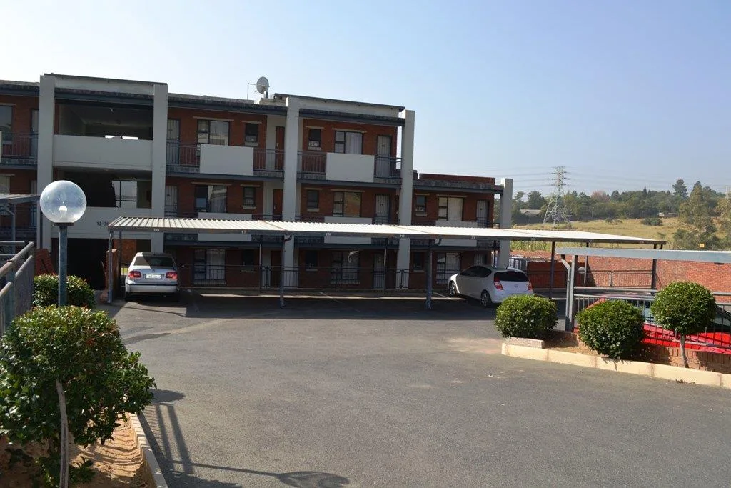 2 Bedroom Apartment / flat to rent in Bloubosrand
