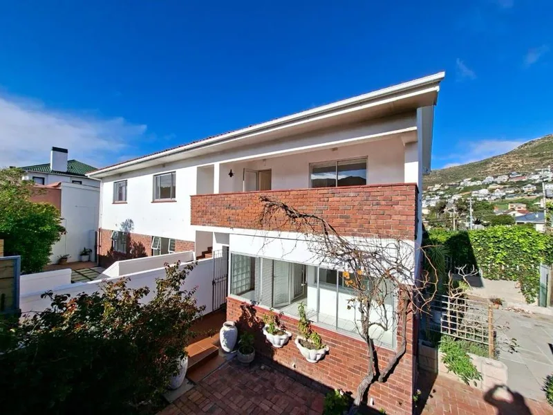 2 Bedroom Apartment / flat to rent in Fish Hoek