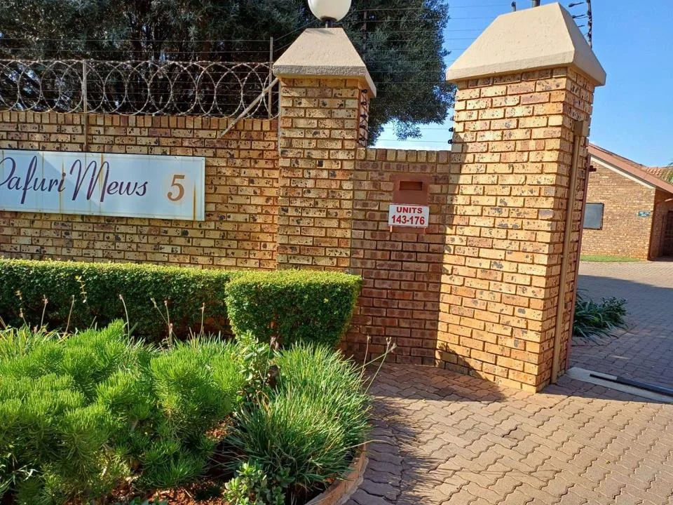 3 Bedroom Apartment / flat to rent in Sinoville