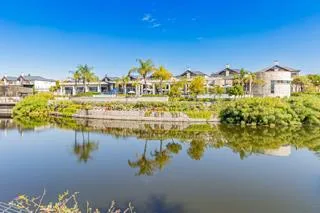 3 Bedroom Apartment / flat to rent in The Polofields