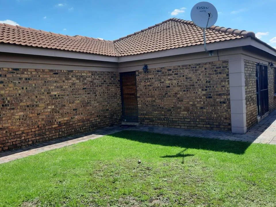 2 Bedroom Townhouse to rent in Albertsdal