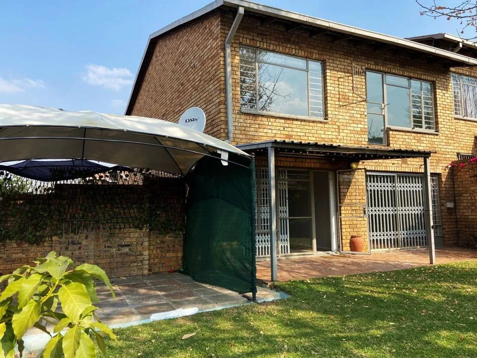 4 Bedroom Townhouse to rent in Victory Park