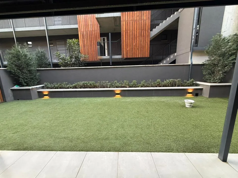 3 Bedroom Apartment / flat to rent in Hyde Park