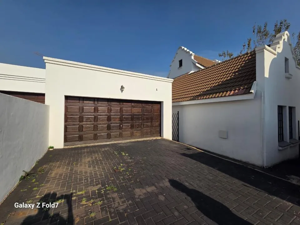 3 Bedroom Apartment / flat to rent in Halfway Gardens