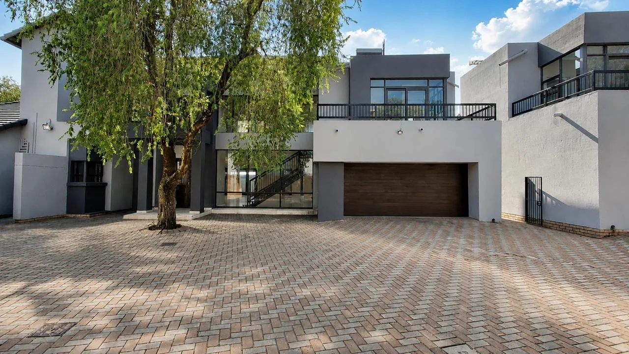 4 Bedroom Townhouse to rent in Waterkloof Ridge
