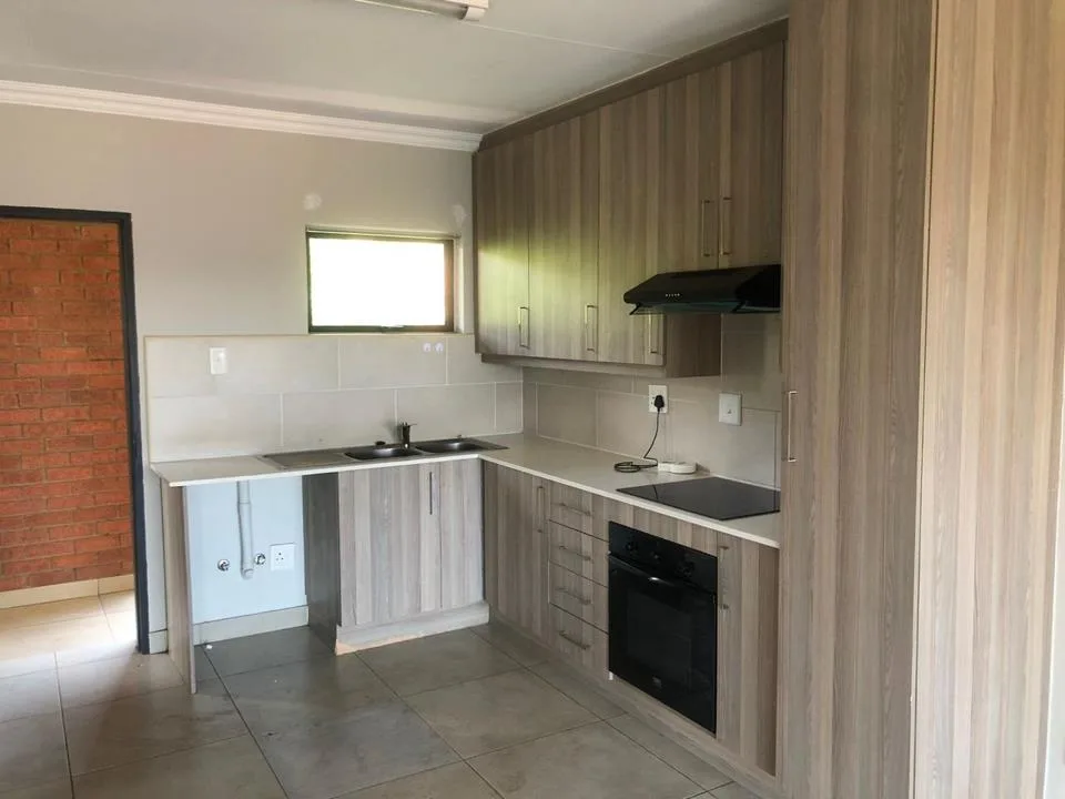 2 Bedroom Apartment / flat to rent in Olympus AH