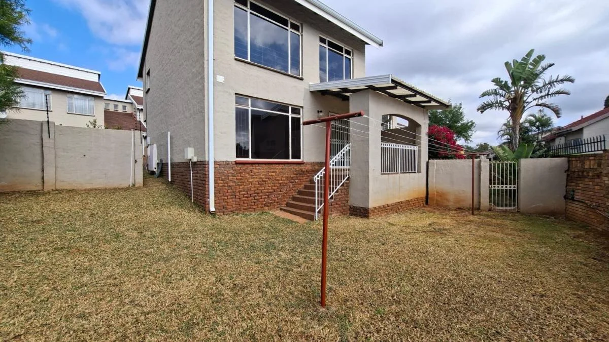 3 Bedroom Townhouse to rent in Magalieskruin