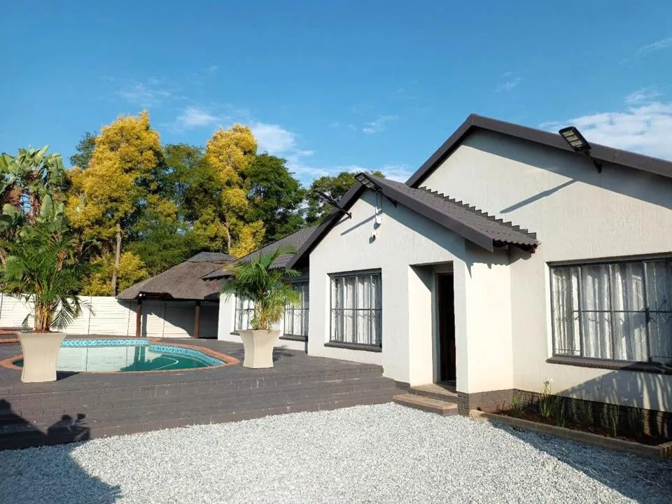 3 Bedroom House to rent in The Reeds