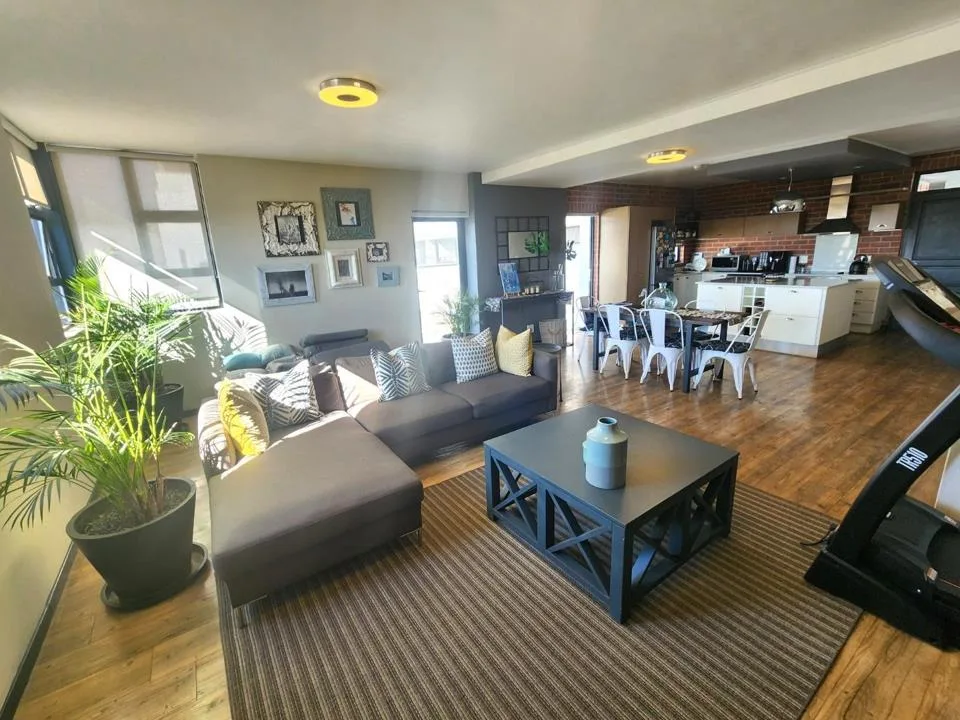 2 Bedroom Apartment / flat to rent in Rosebank