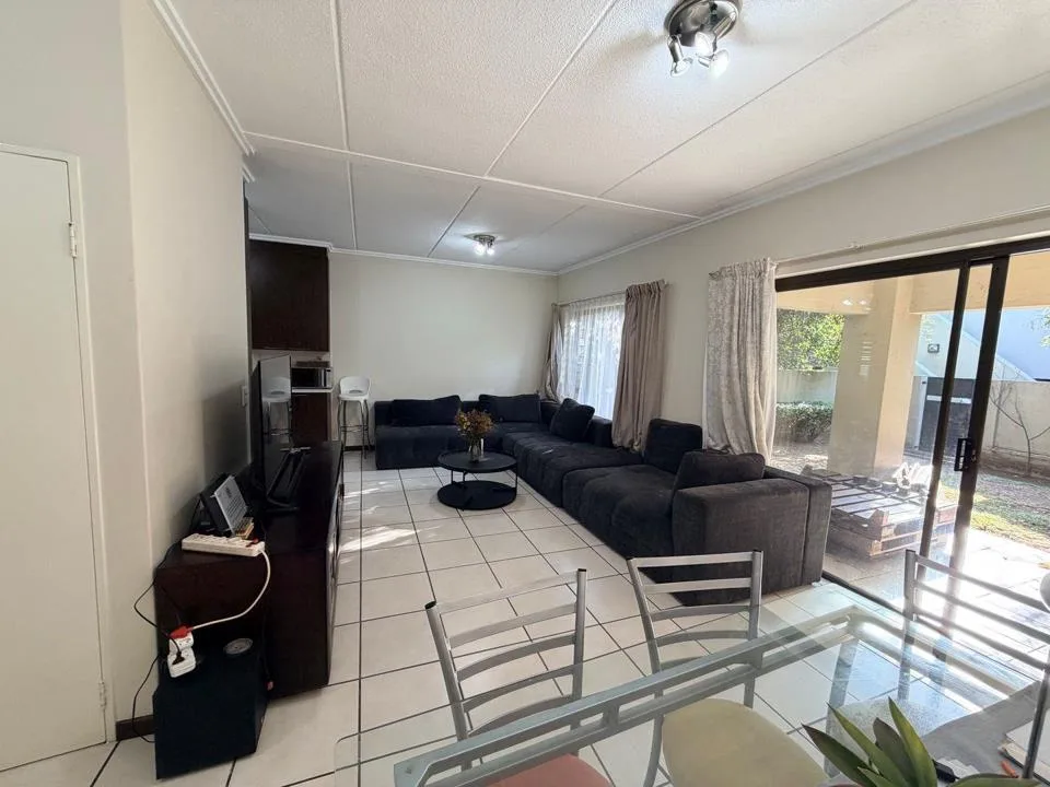 2 Bedroom Townhouse to rent in Maroeladal
