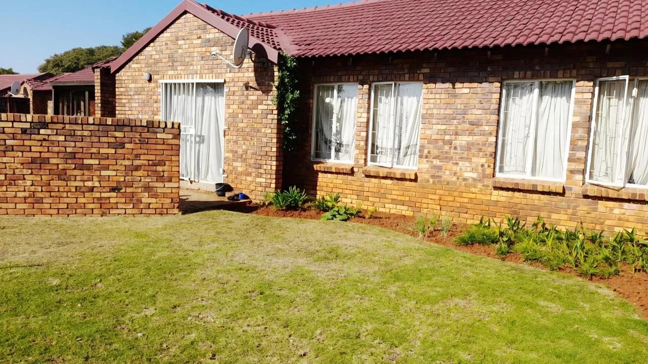 3 Bedroom Townhouse to rent in Karenpark
