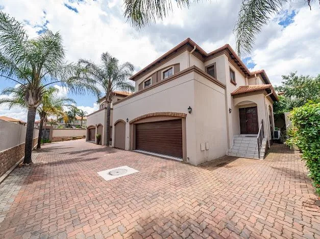 3 Bedroom Townhouse to rent in Glenvista
