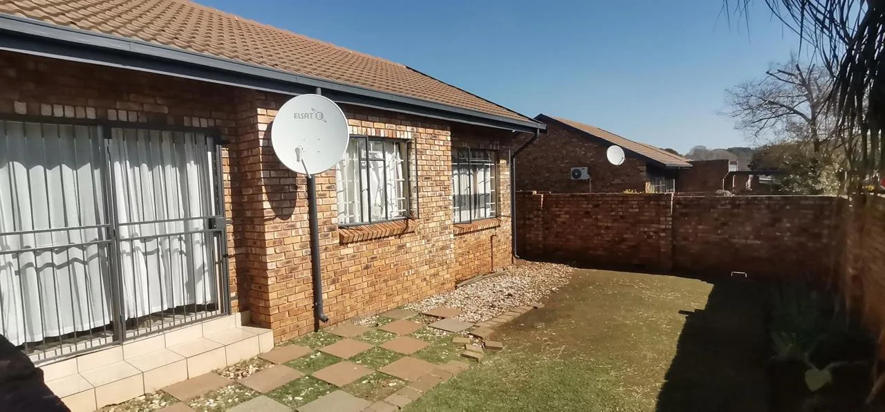 2 Bedroom Townhouse to rent in Hennopspark