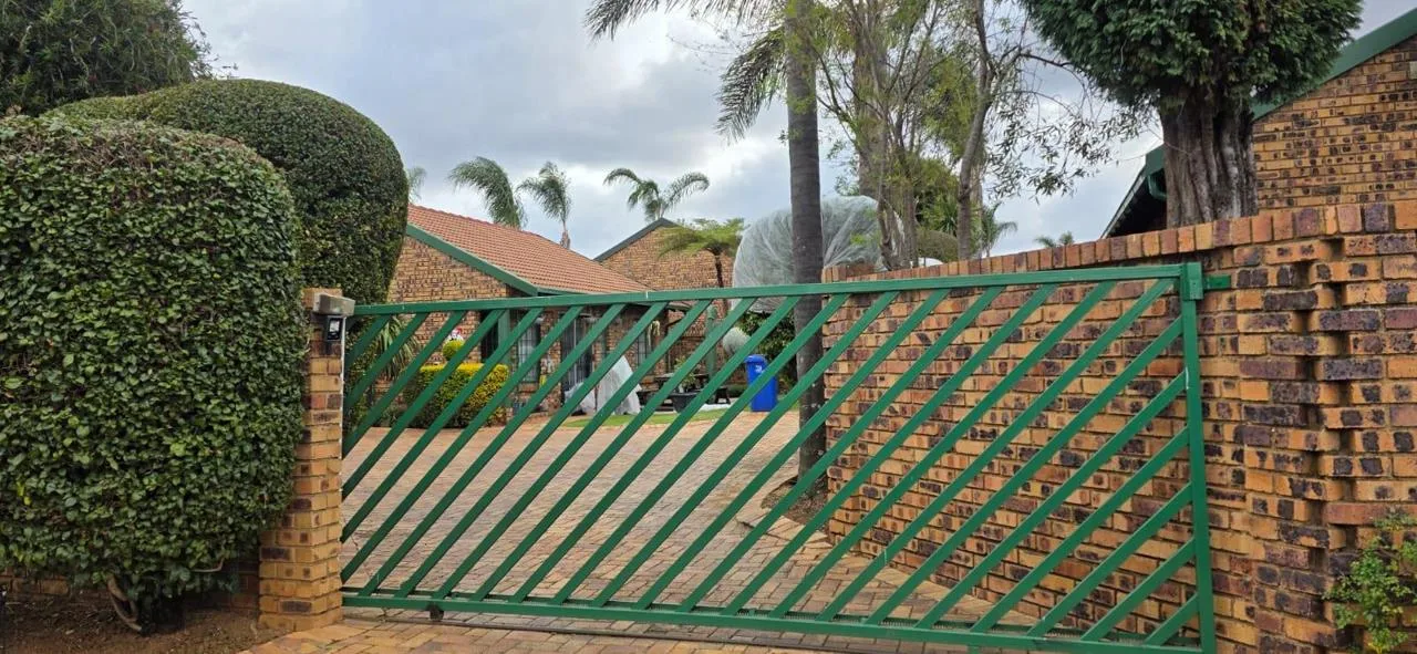 2 Bedroom Townhouse to rent in Moreleta Park