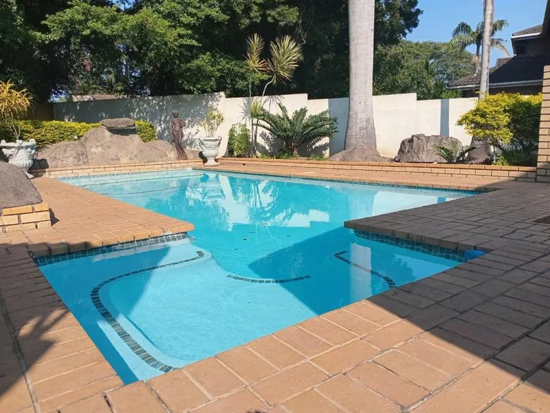 6 Bedroom House to rent in Meer En See