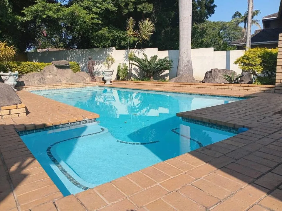 6 Bedroom House to rent in Meer En See