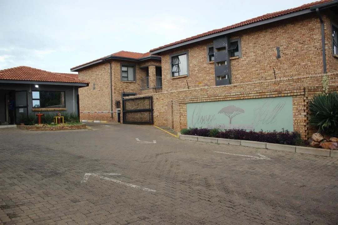 3 Bedroom Apartment / flat to rent in Cloverdene