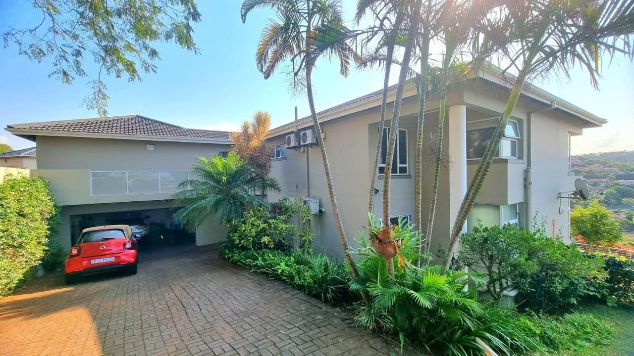 3 Bedroom Townhouse to rent in La Lucia