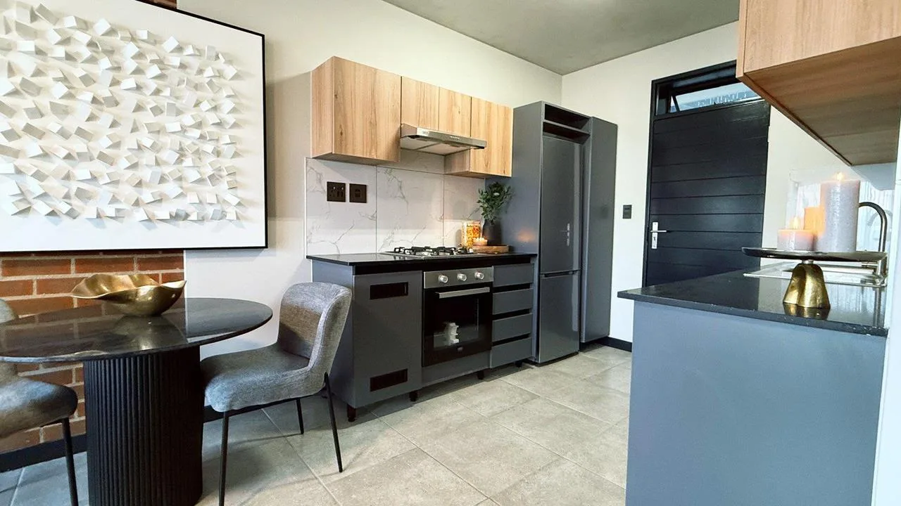 2 Bedroom Apartment / flat to rent in Fourways