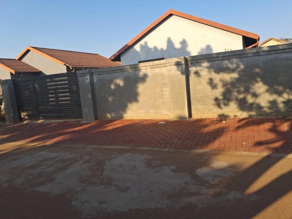 2 Bedroom House for sale in Boitekong