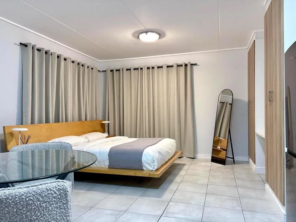 0.5 Bedroom Apartment / flat to rent in Linbro Park