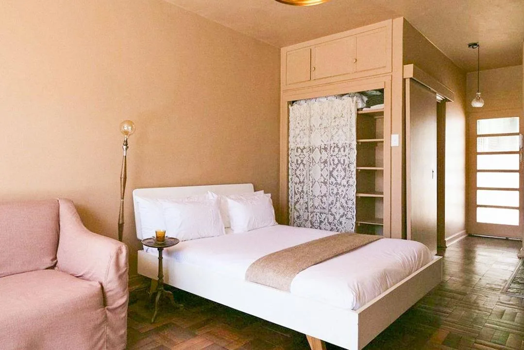 0.5 Bedroom Apartment / flat to rent in Oranjezicht
