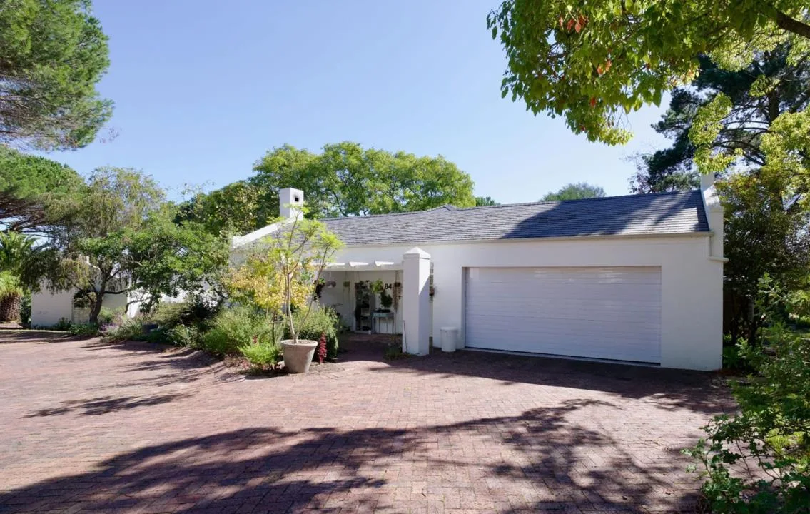 2 Bedroom House for sale in Zevenwacht Farm Village