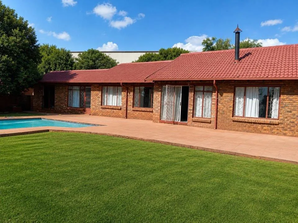 4 Bedroom House to rent in Strubensvallei