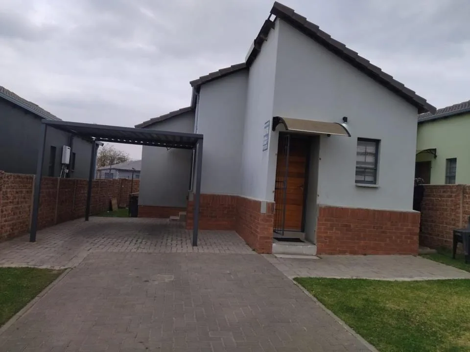 2 Bedroom House to rent in South Hills