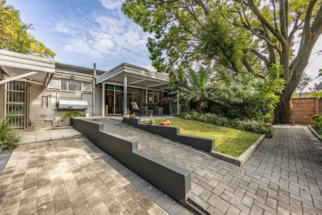 6 Bedroom House to rent in Brooklyn
