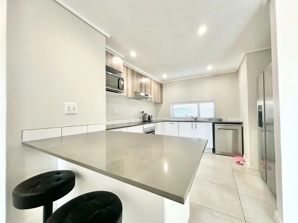 3 Bedroom Apartment / flat to rent in Hillcrest Central