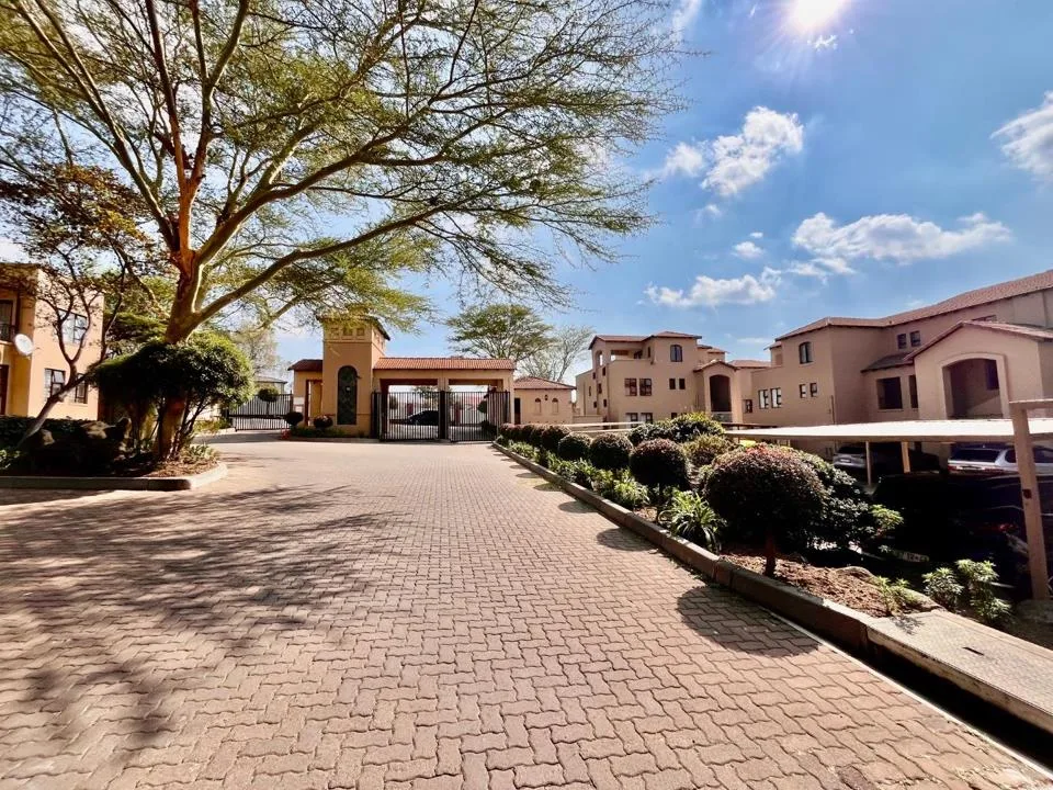 3 Bedroom Townhouse to rent in Erand Gardens
