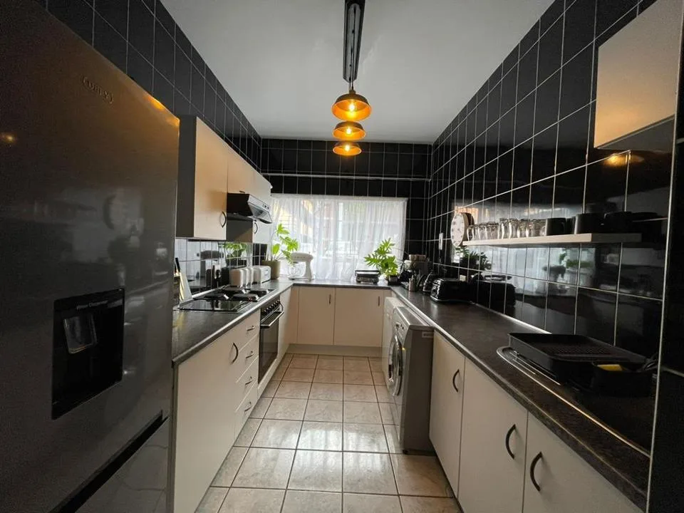 2 Bedroom Apartment / flat to rent in Illovo