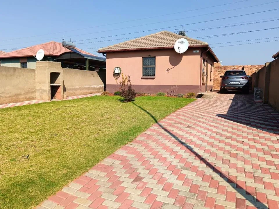 2 Bedroom House to rent in Windmill Park