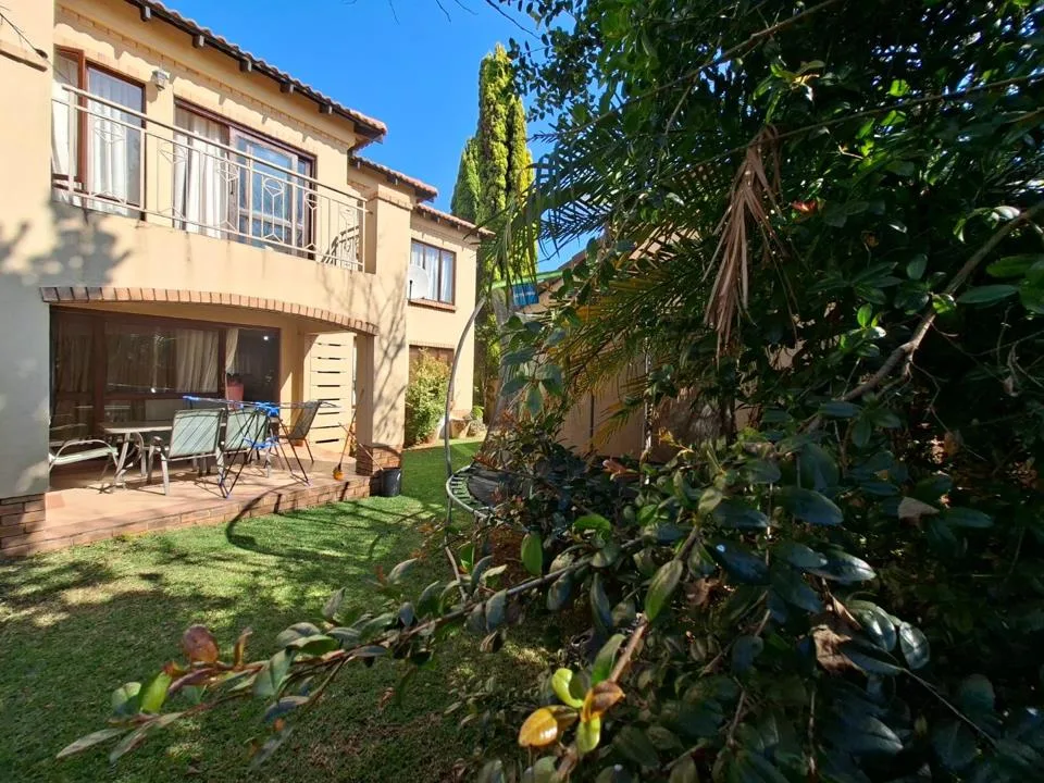 3 Bedroom Townhouse to rent in Olympus AH