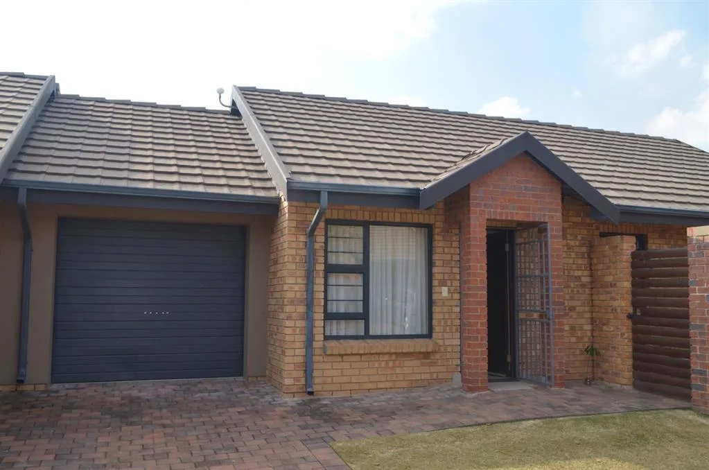 2 Bedroom House to rent in Olympus AH
