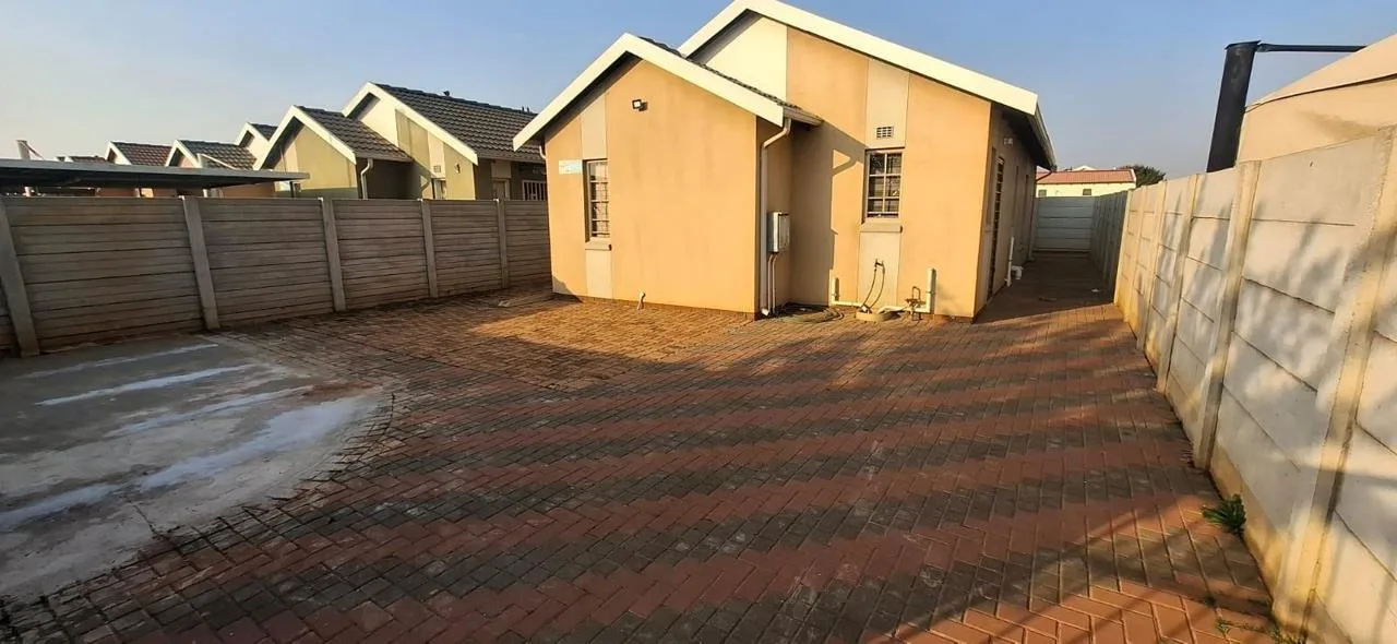 3 Bedroom House to rent in Sky City