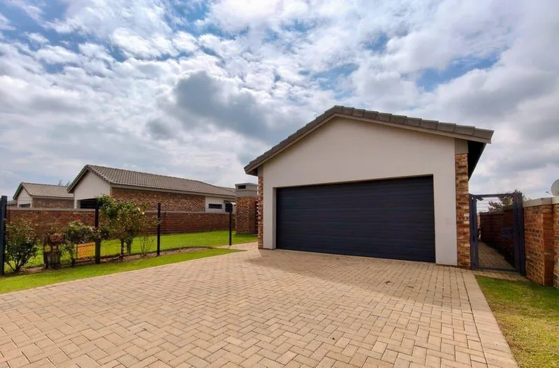 3 Bedroom House for sale in Baillie Park