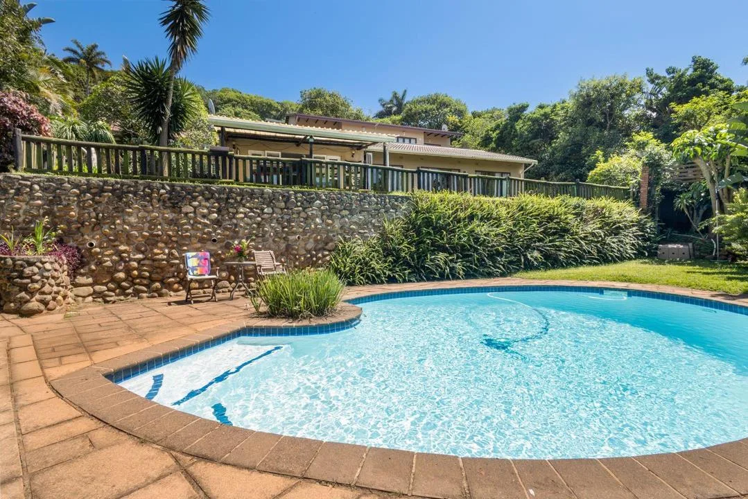 8 Bedroom House to rent in La Lucia