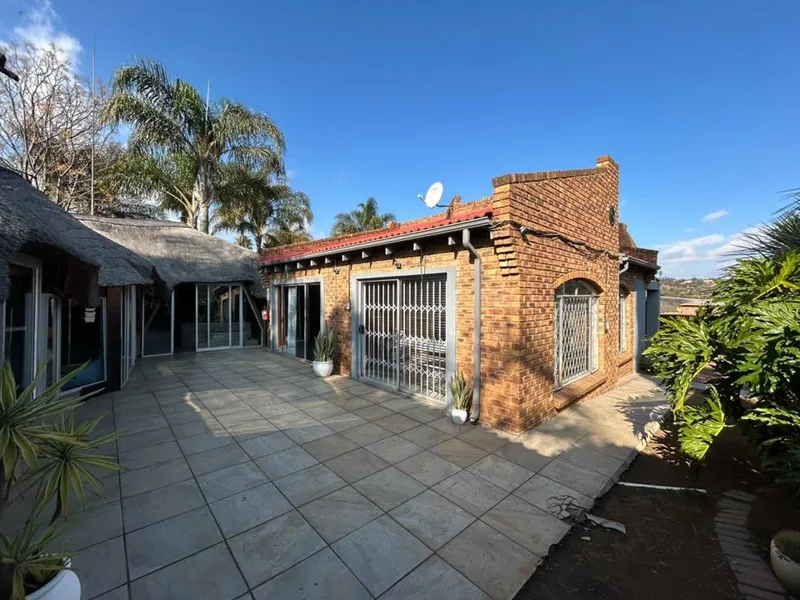6 Bedroom House to rent in Bassonia