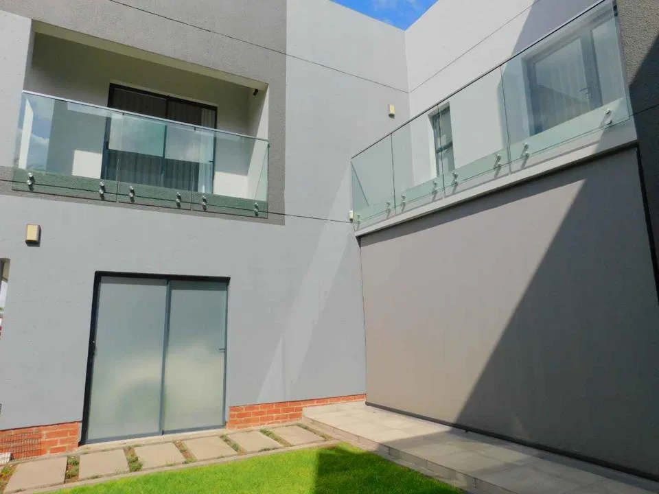 3 Bedroom Townhouse to rent in Bryanston
