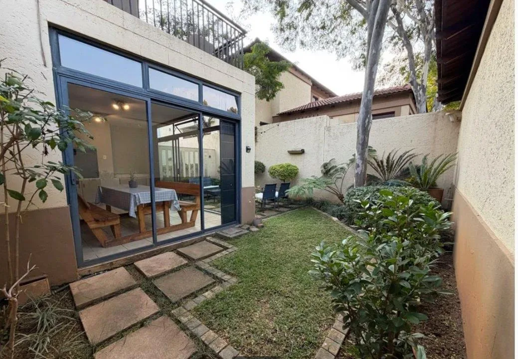 3 Bedroom Townhouse to rent in Menlo Park
