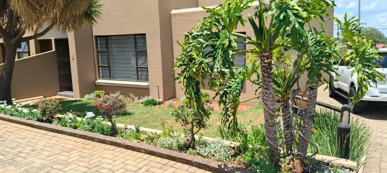 2 Bedroom Townhouse to rent in Florida