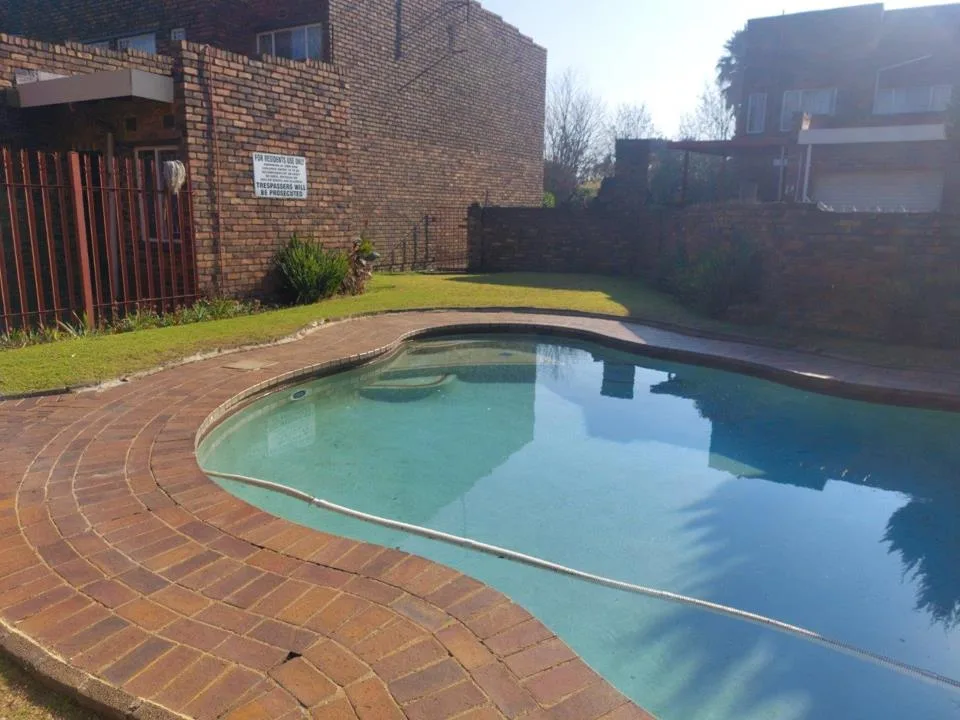 3 Bedroom Townhouse to rent in Crystal Park