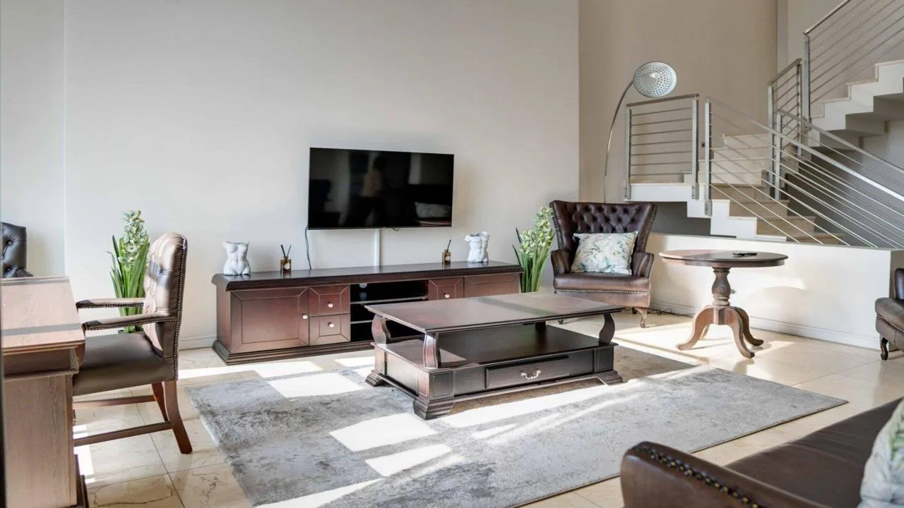 3 Bedroom Apartment / flat to rent in Morningside