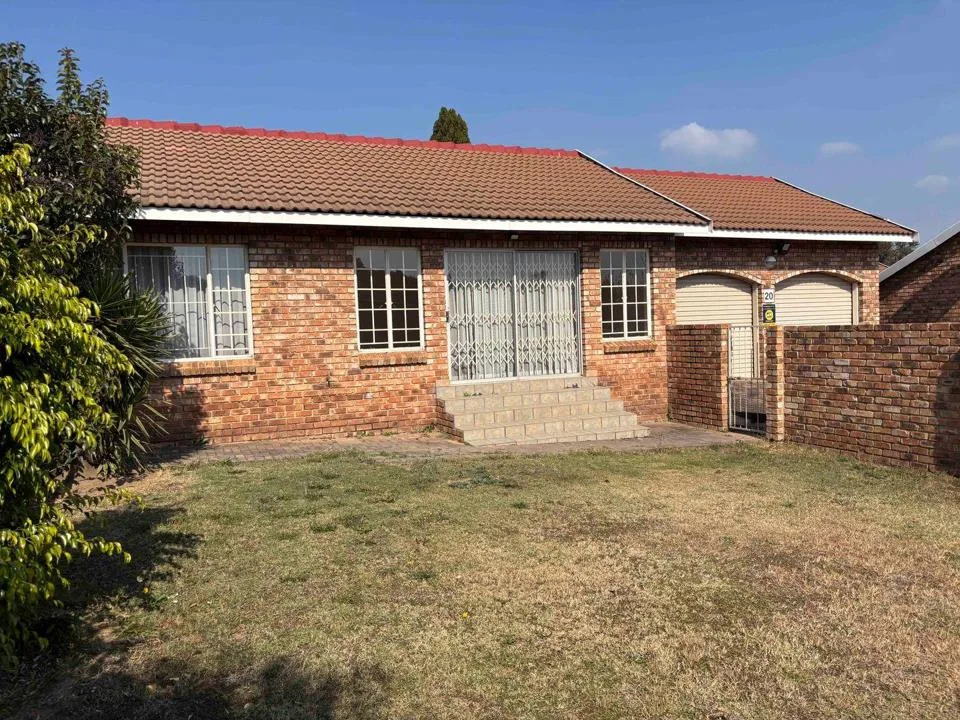 2 Bedroom Townhouse to rent in Halfway Gardens