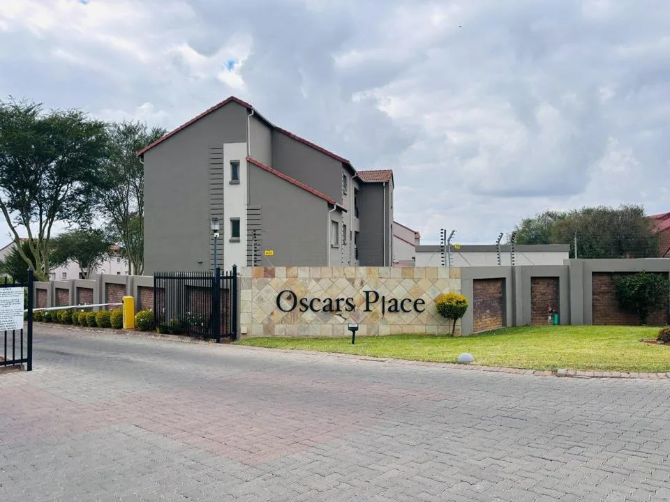 2 Bedroom Apartment / flat to rent in Paramount Estate